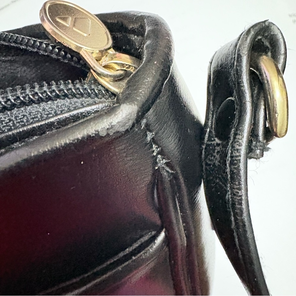 VTG Liz Claiborne Saddle Like Black Leather Crossbody bag Sz Small - Picture 7 of 13